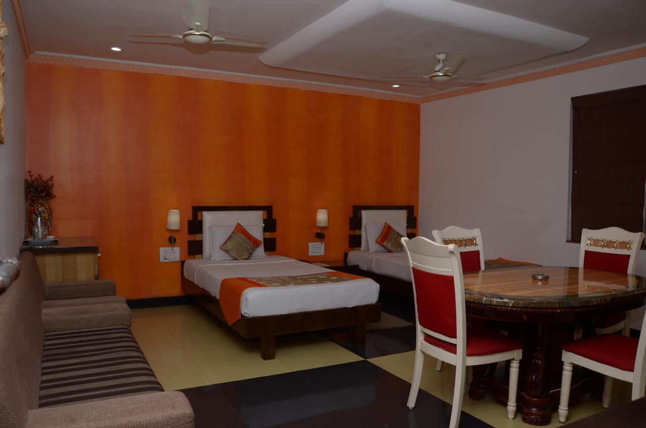 Hotel Rahul Deluxe Nagpur Exterior foto