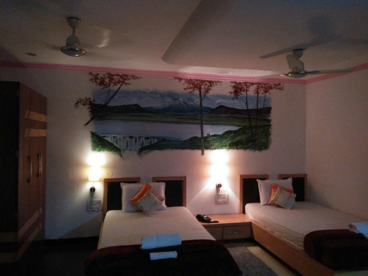 Hotel Rahul Deluxe Nagpur Exterior foto